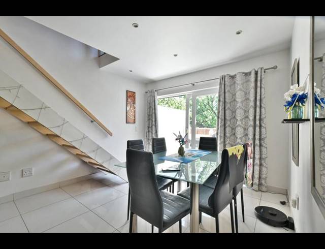 2 BEDROOM APARTMENT FOR SALE IN WAVERLEY